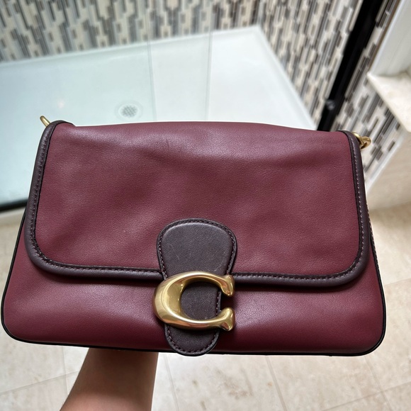 SOLD Coach burgundy flap shoulder bag - Picture 5 of 11